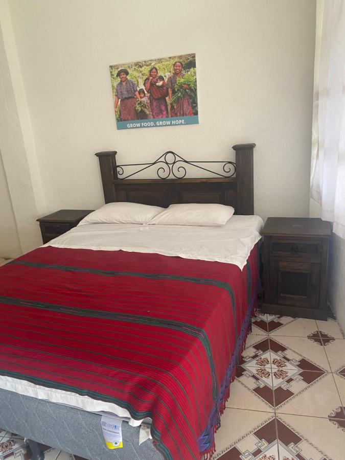Hotel Posada Gutierrez Panajachel Dış mekan fotoğraf